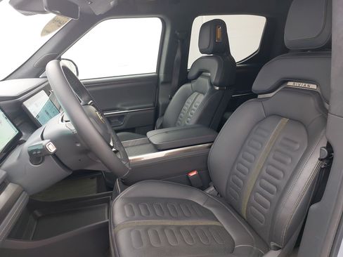 Used 2023 Rivian R1T Adventure AWD/4WD image 5