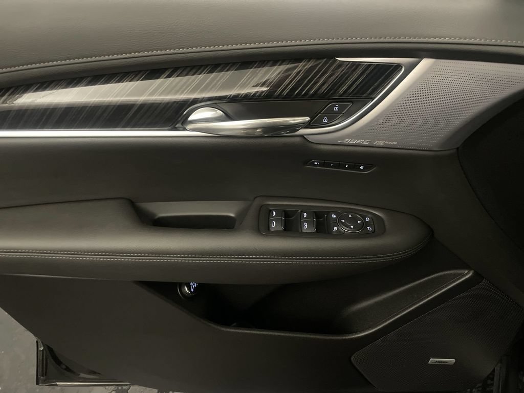 Used 2024 Cadillac XT6 Premium Luxury w/ LPO, Floor Liner Package FWD image 17