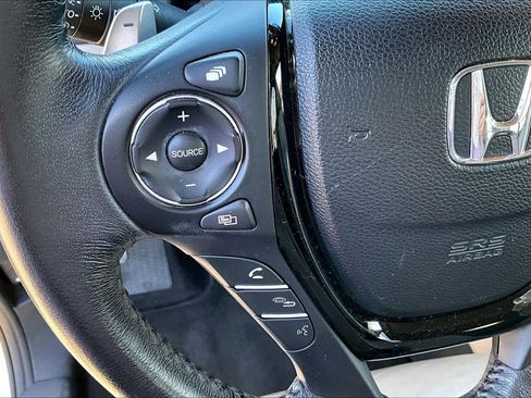 Used 2016 Honda Pilot Touring image 21