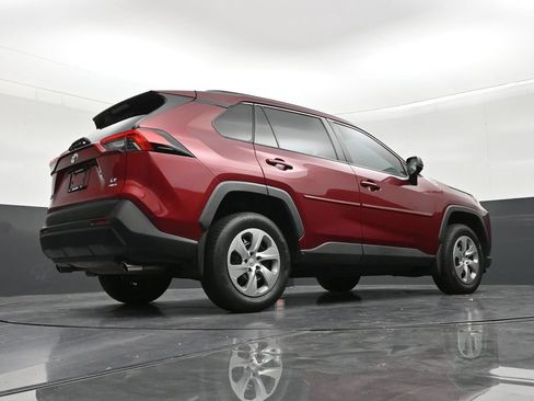 Used 2021 Toyota RAV4 LE AWD/4WD image 24