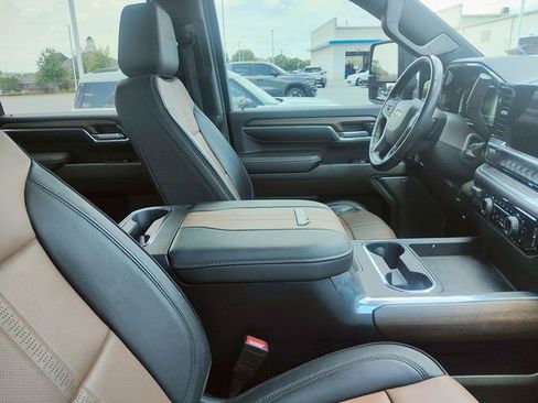Used 2024 Chevrolet Silverado 3500 High Country w/ High Country Premium Package AWD/4WD image 5