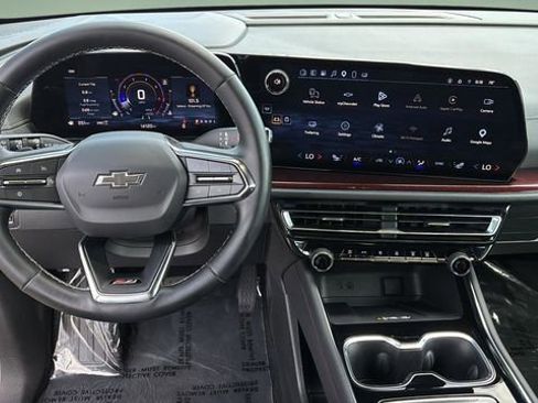 Used 2025 Chevrolet Traverse Z71 w/ Driver Confidence Package AWD/4WD image 10