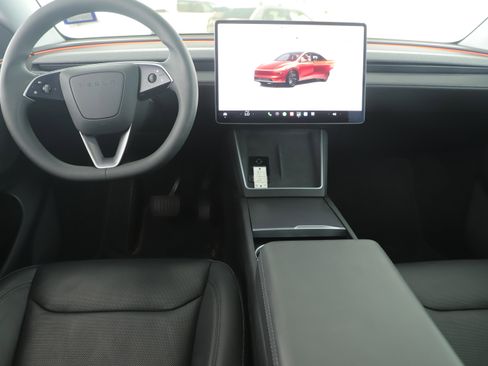 Used 2026 Tesla Model Y 2WD image 12