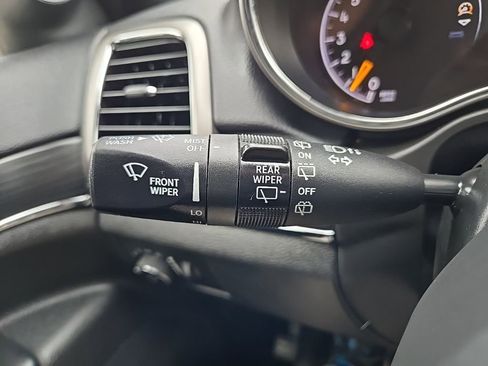 Used 2020 Jeep Grand Cherokee Limited image 18