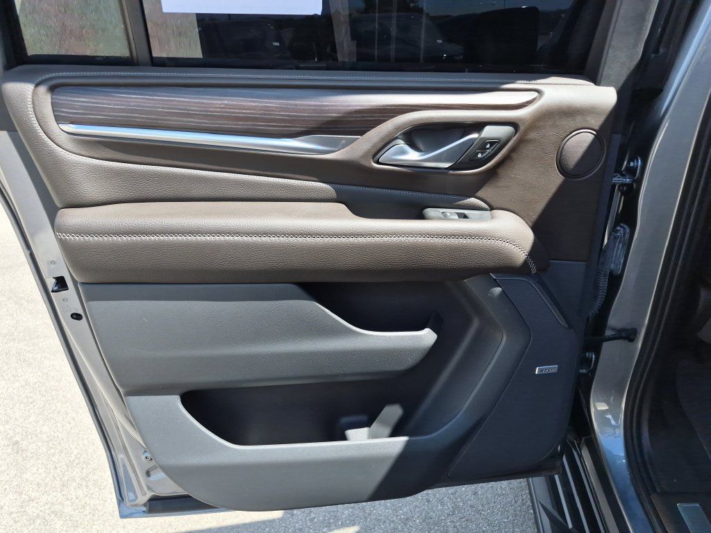 Used 2022 GMC Yukon XL Denali RWD image 35