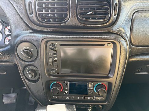 Used 2005 Chevrolet TrailBlazer LT image 13