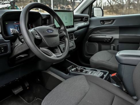 Used 2025 Ford Maverick XL image 13