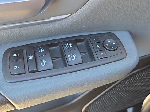 Used 2023 RAM 1500 Big Horn AWD/4WD image 39