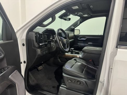 Used 2022 Chevrolet Silverado 1500 High Country w/ High Country Premium Package AWD/4WD image 16