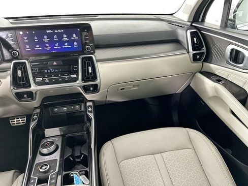Used 2023 Kia Sorento SX Prestige image 28