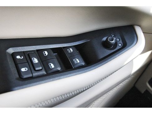 Used 2025 Jeep Grand Cherokee L Limited RWD image 20