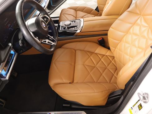 Used 2023 BMW 740i w/ Parking Assistance Package image 12