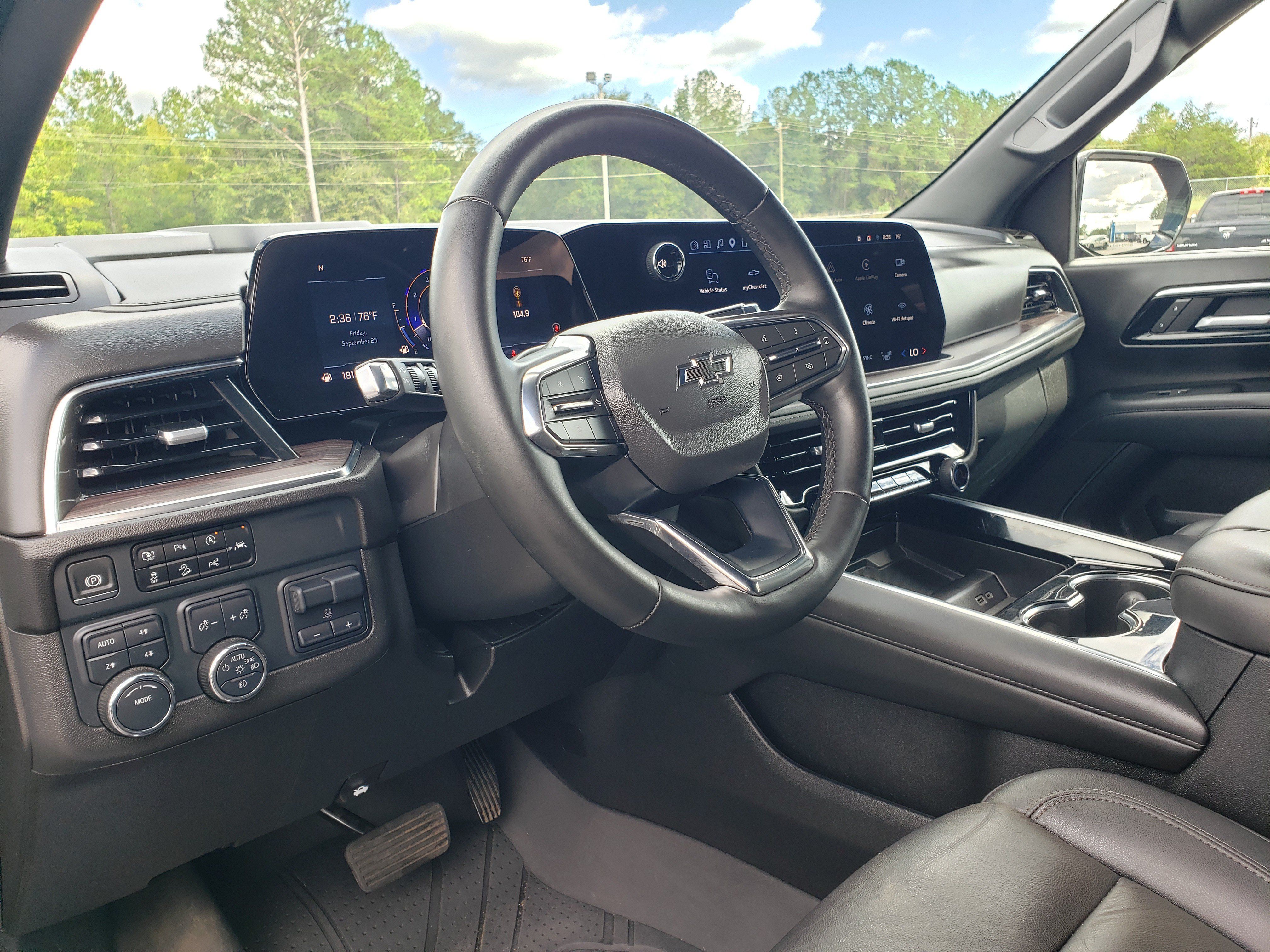 Used 2025 Chevrolet Tahoe Z71 w/ Comfort Package AWD/4WD image 29