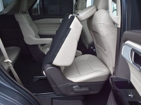 Used 2022 Ford Explorer Platinum w/ Equipment Group 601A AWD/4WD image 52