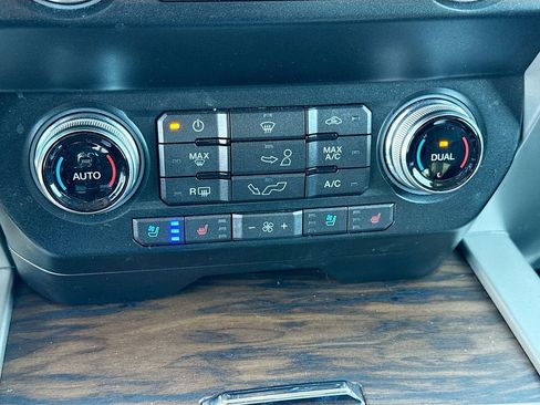 Used 2019 Ford F150 Lariat w/ Equipment Group 502A Luxury image 32