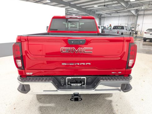 Used 2022 GMC Sierra 2500 SLE w/ SLE Convenience Package image 4
