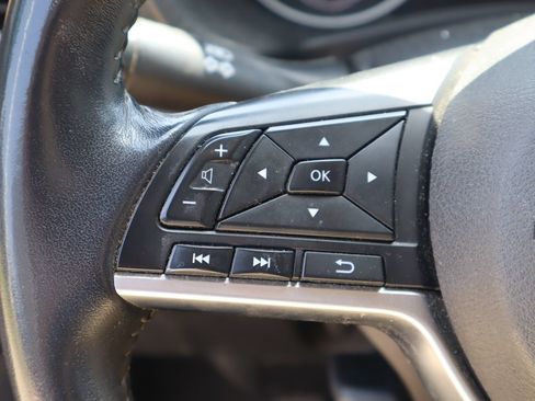 Used 2020 Nissan Sentra SV w/ SV Premium Package FWD image 13