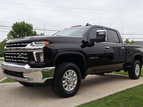 Used 2023 Chevrolet Silverado 2500 LTZ w/ LTZ Convenience Package AWD/4WD image 10