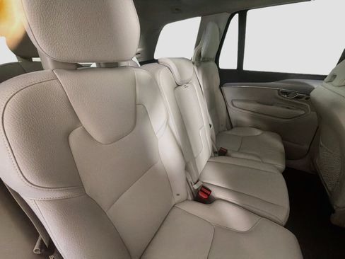 Used 2025 Volvo XC90 B5 Core w/ Protection Package Premier AWD/4WD image 29