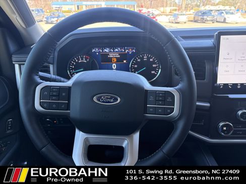 Used 2022 Ford Expedition XLT image 22