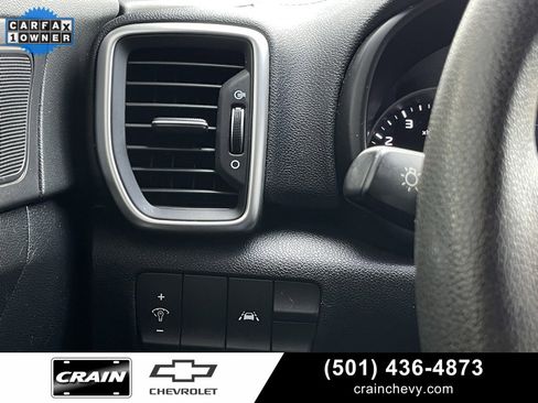 Used 2022 Kia Sportage LX image 14