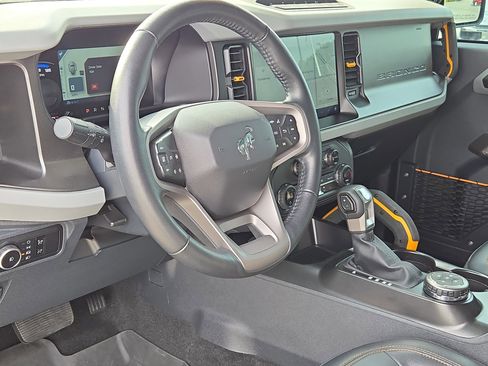 Used 2023 Ford Bronco Badlands w/ Sasquatch Package AWD/4WD image 17