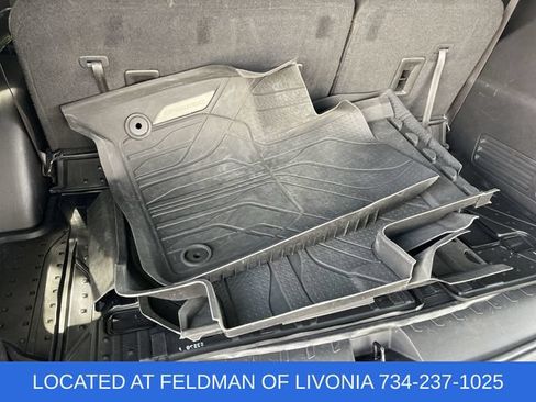 Used 2023 Chevrolet Traverse LT FWD image 33