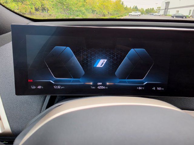 Used 2024 BMW iX xDrive50 w/ Premium Package AWD/4WD image 60