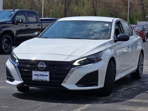 Used 2025 Nissan Altima 2.5 SV FWD image 5