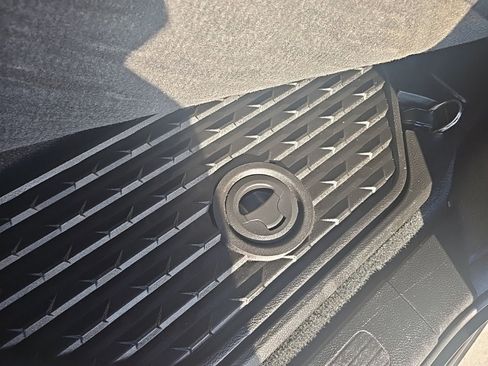 Used 2025 RAM 1500 Laramie image 10