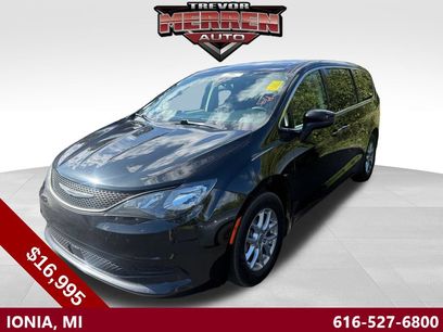 Used 2022 Chrysler Voyager LX