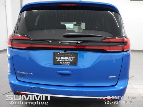New 2027 Chrysler Pacifica Select AWD/4WD image 27