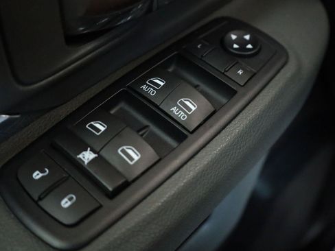 Used 2015 RAM 1500 Classic SLT RWD image 30