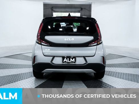 Used 2025 Kia Soul LX w/ LX Technology Package FWD image 4