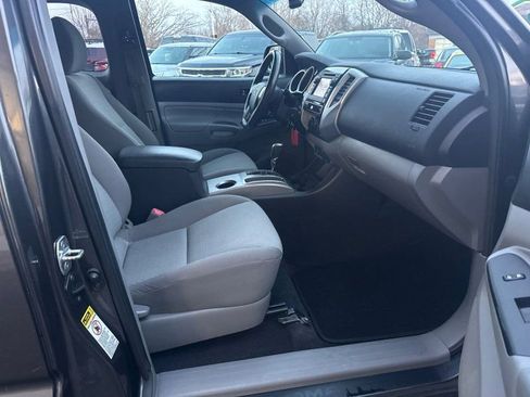 Used 2013 Toyota Tacoma 4x4 Access Cab V6 image 17