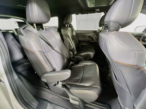 Used 2023 Toyota Sienna XSE w/ XSE Plus Package AWD/4WD image 30