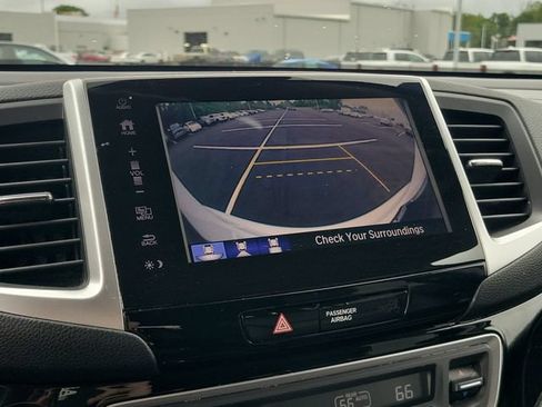 Used 2018 Honda Pilot Touring image 25