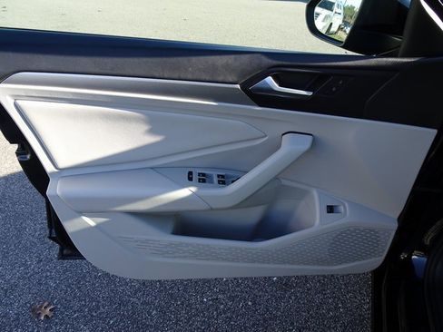 Used 2019 Volkswagen Jetta SE image 12