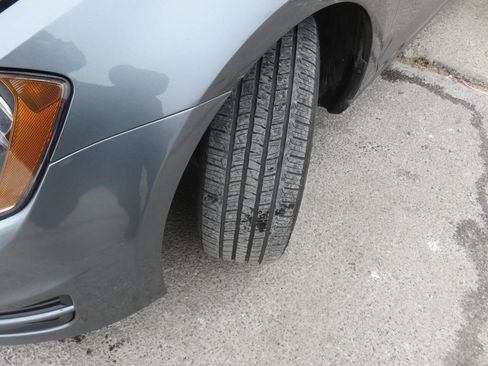 Used 2015 Volkswagen Golf S image 29