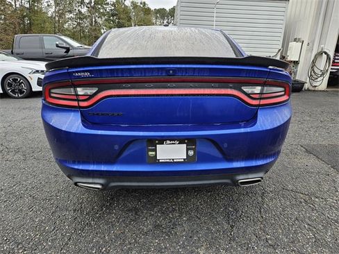 Used 2020 Dodge Charger SXT w/ Blacktop Package image 4