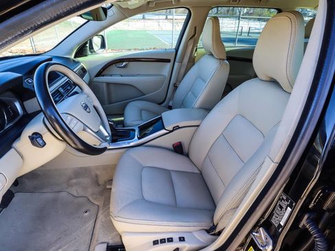 Used 2016 Volvo XC70 T5 Platinum w/ Protection Package image 38