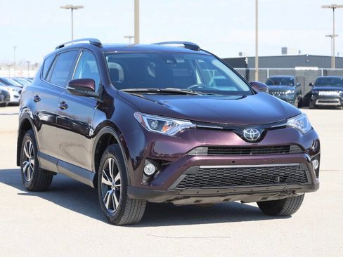 Used 2018 Toyota RAV4 XLE image 4
