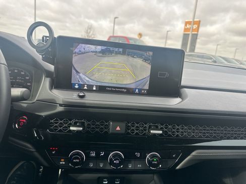 Used 2025 Honda Accord Sport image 14