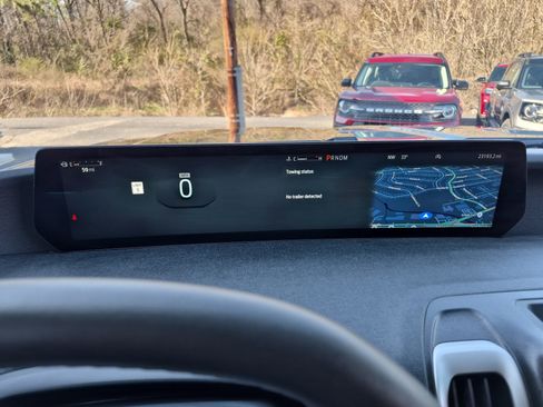 Used 2025 Ford Expedition Active image 24