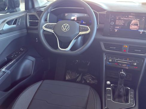 New 2026 Volkswagen Taos SE FWD image 23