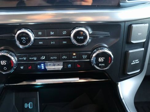 Used 2021 Ford F150 Lariat w/ Equipment Group 502A High image 24