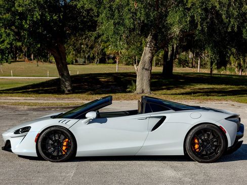 New 2025 McLaren Artura Spider image 5