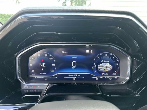 Used 2023 Chevrolet Silverado 1500 LT w/ All Star Edition Plus RWD image 24