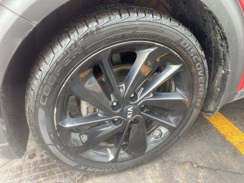 Used 2019 Kia Niro S Touring image 9