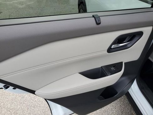 Certified 2024 Nissan Rogue SL w/ SL Premium Package image 13